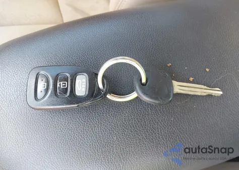 2011 Hyundai Elantra Gls z USA, uszkodzony, nr VIN 5NPDH4AE4BH035786